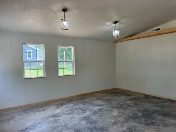 324 W 7th ST, Mountain Grove, MO 65711