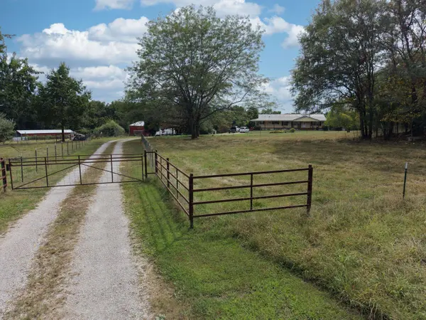 2355 King RD, Mountain Grove, MO 65711