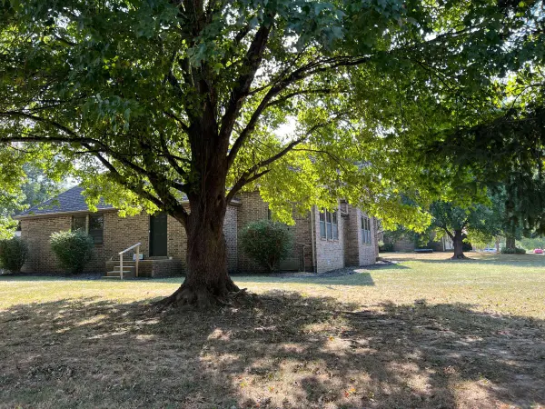 1302 E 13th ST, Mountain Grove, MO 65711