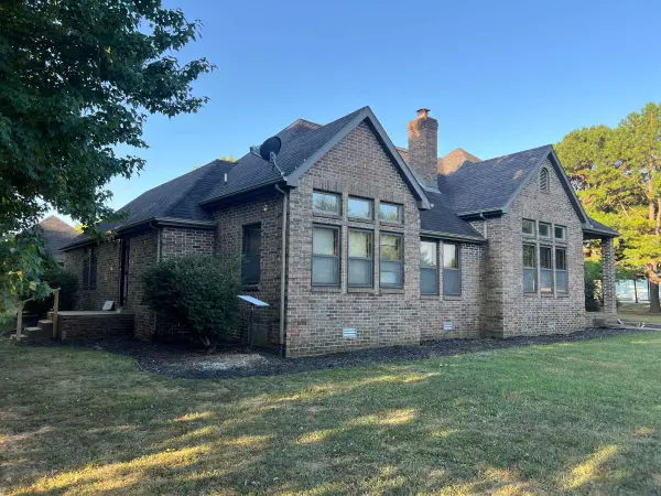 1302 E 13th ST, Mountain Grove, MO 65711