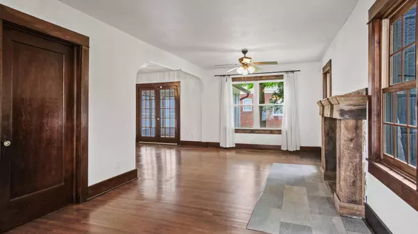 1211 W Main ST, West Plains, MO 65775