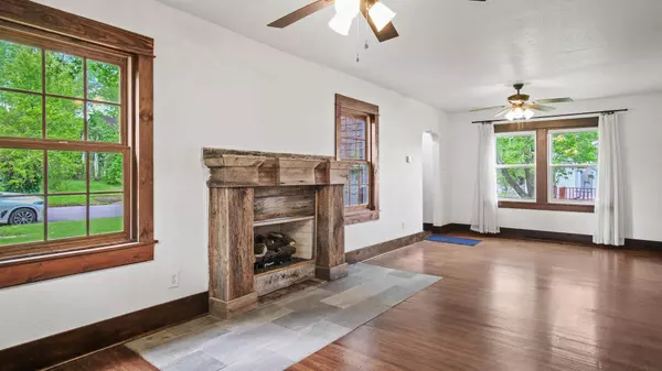 1211 W Main ST, West Plains, MO 65775