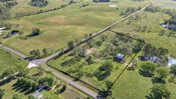2813 State Route Aa, Willow Springs, MO 65793