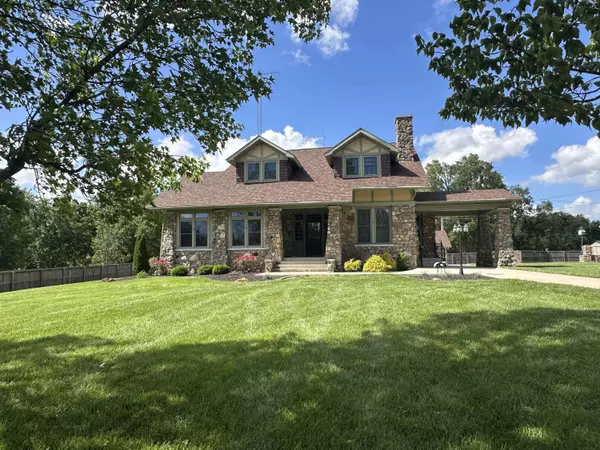 528 E Dorris AVE, Mountain Grove, MO 65711