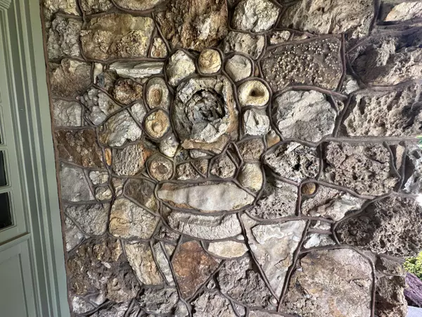 528 E Dorris AVE, Mountain Grove, MO 65711