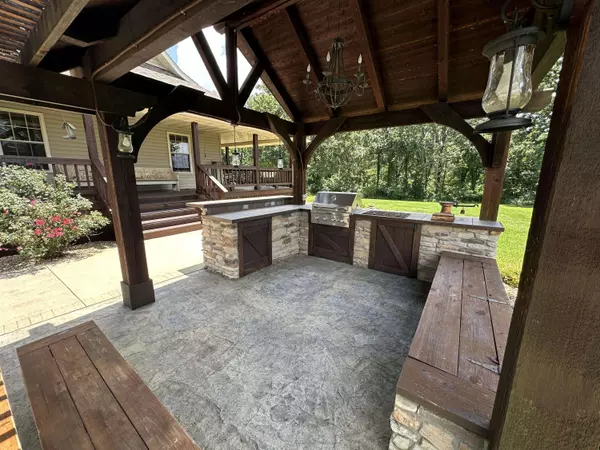 6461 Raney RD, Norwood, MO 65717