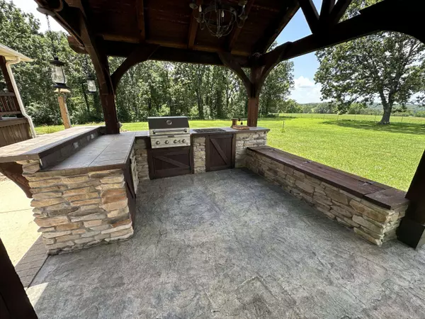 6461 Raney RD, Norwood, MO 65717