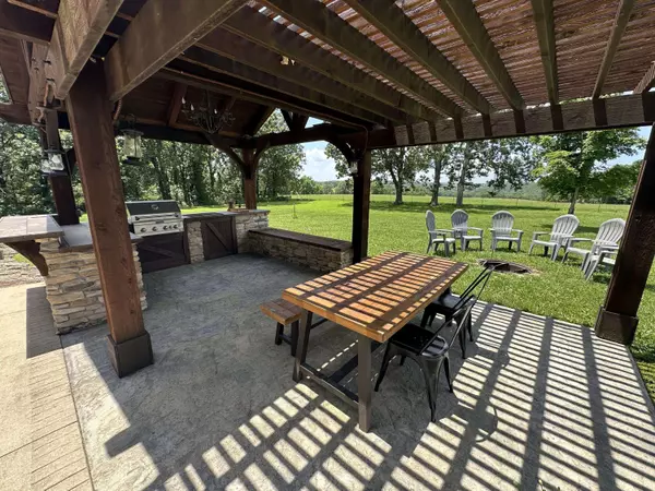 6461 Raney RD, Norwood, MO 65717