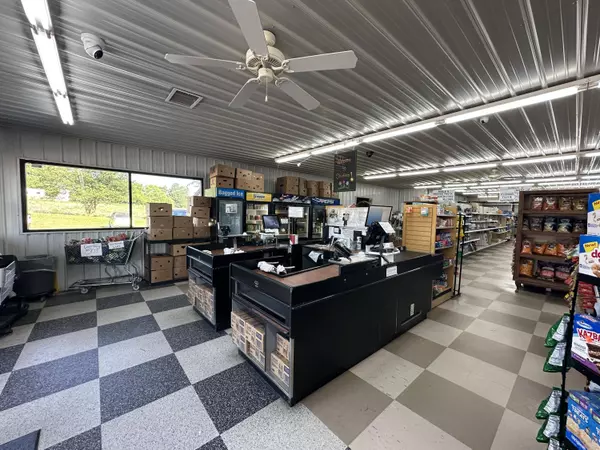 6839 Outer Road, Mountain Grove, MO 65711