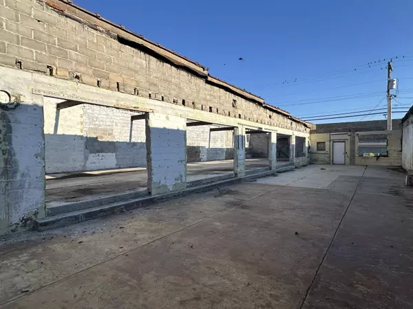 117 & 119 E 2nd ST, Mountain Grove, MO 65711