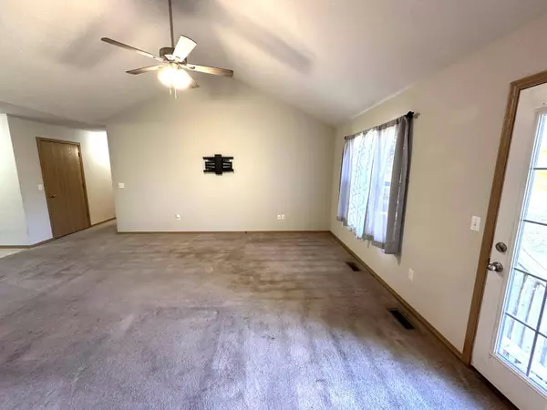 113 E Kimberly ST, Republic, MO 65738