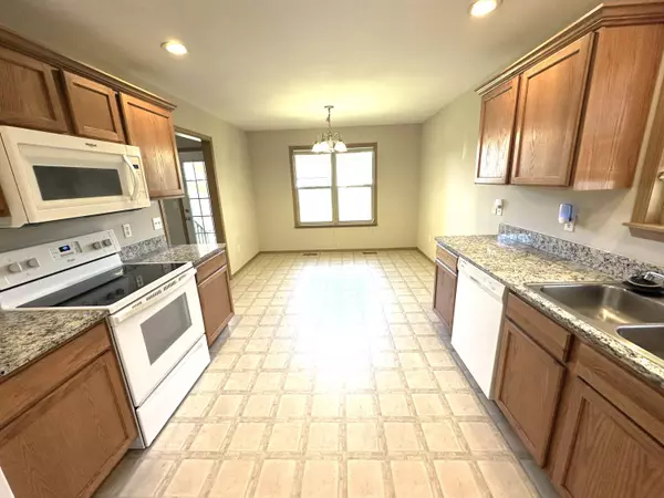 113 E Kimberly ST, Republic, MO 65738