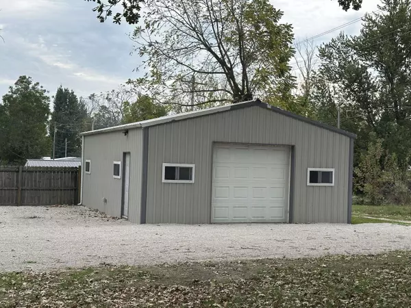 650 W 1st ST, Mountain Grove, MO 65711