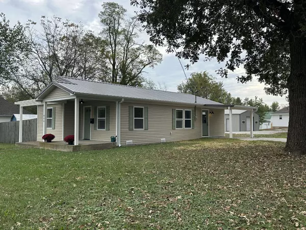 650 W 1st ST, Mountain Grove, MO 65711