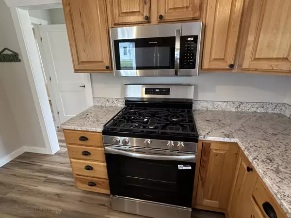 650 W 1st ST, Mountain Grove, MO 65711