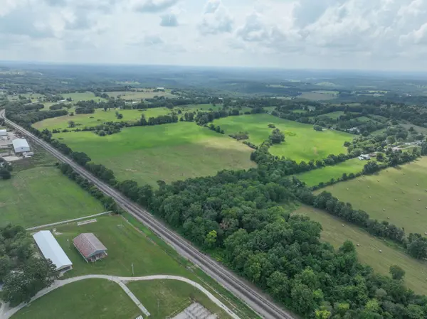 000 Sunshine ST, Mountain Grove, MO 65711