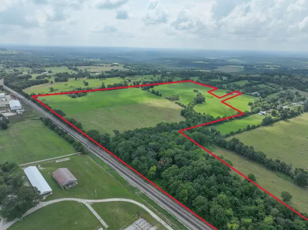 000 Sunshine ST, Mountain Grove, MO 65711