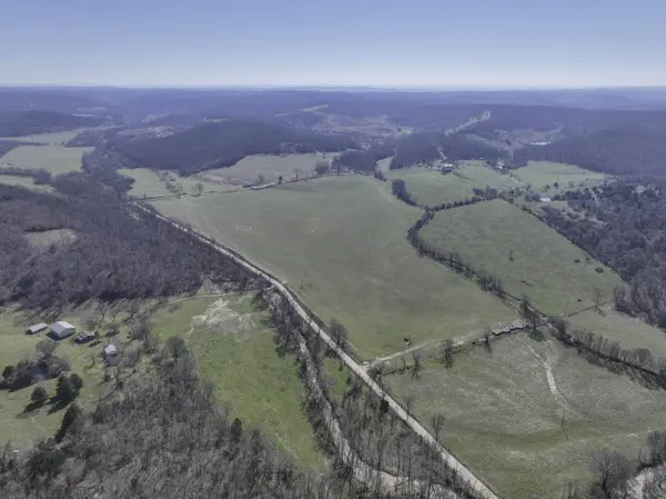 23605 County Road U-112, Macomb, MO 65702