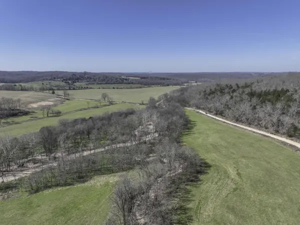 23605 County Road U-112, Macomb, MO 65702