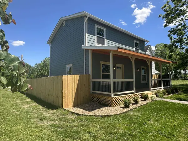 230 S Elm ST, Mountain Grove, MO 65711