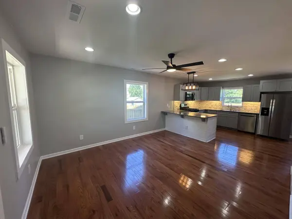 230 S Elm ST, Mountain Grove, MO 65711
