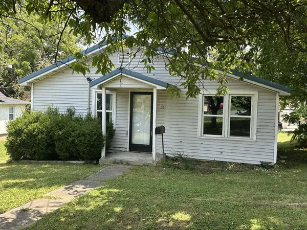 918 N Maple AVE, Mountain Grove, MO 65711