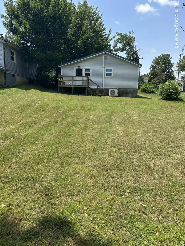 918 N Maple AVE, Mountain Grove, MO 65711