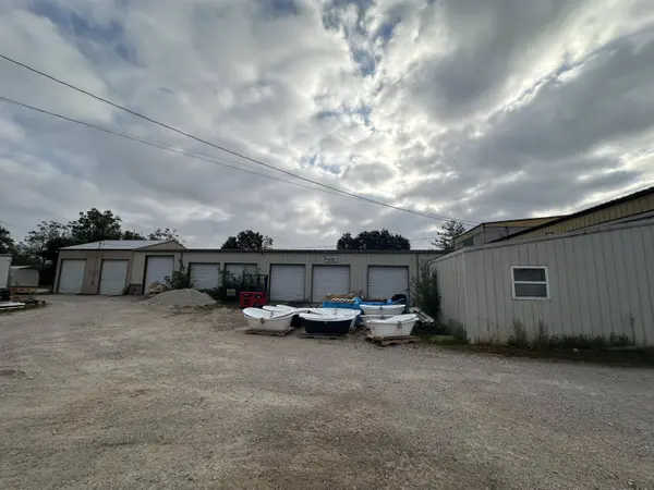 613 W 3rd ST, Mountain Grove, MO 65711