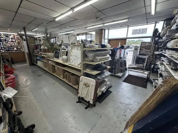 613 W 3rd ST, Mountain Grove, MO 65711