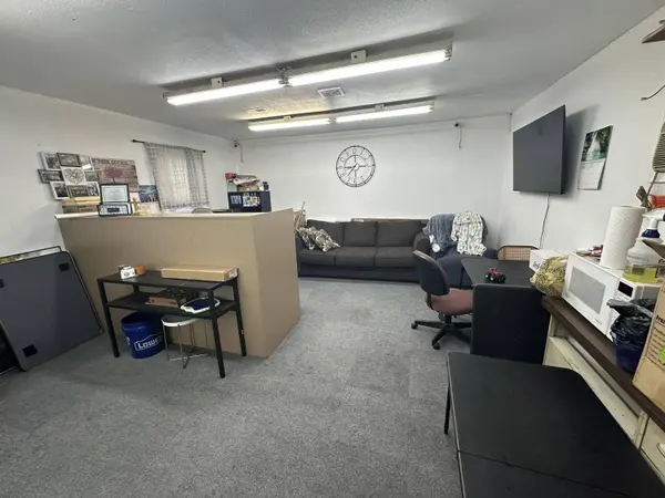 613 W 3rd ST, Mountain Grove, MO 65711