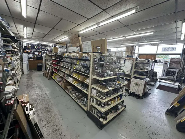 613 W 3rd ST, Mountain Grove, MO 65711