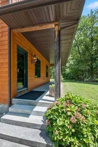 2789 Highway Jj, Squires, MO 65755