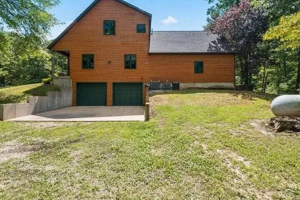 2789 Highway Jj, Squires, MO 65755