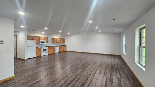 625/627 W Hawthorne ST, Houston, MO 65483