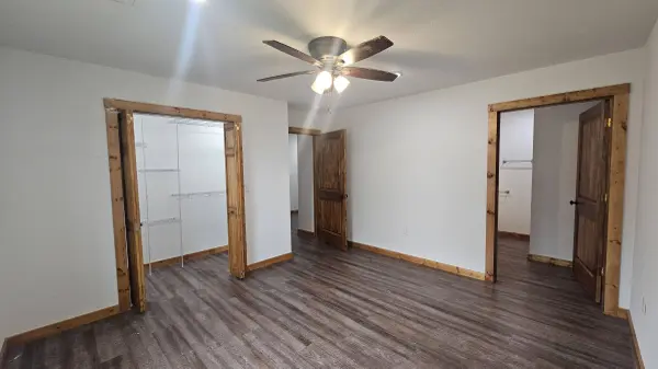 625/627 W Hawthorne ST, Houston, MO 65483