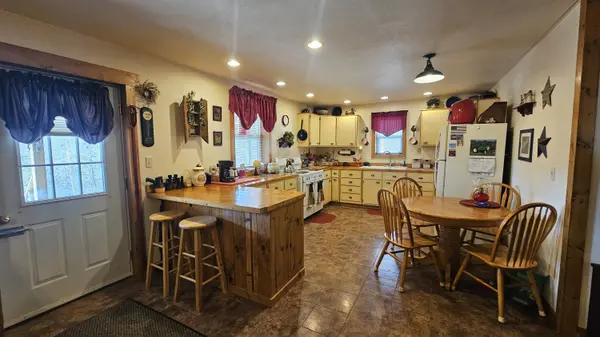 3528 County Road E 14-253, Drury, MO 65638