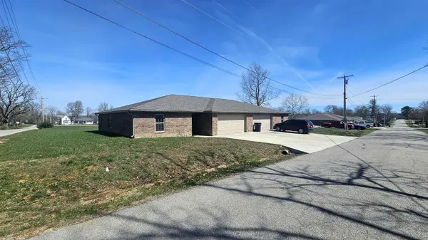 625-723 Hawthorn ST, Houston, MO 65483