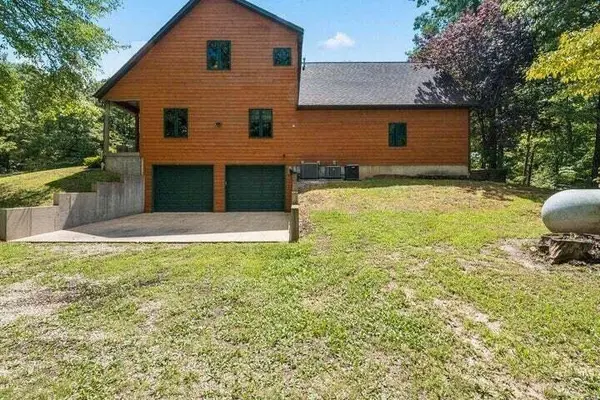2789 Highway Jj, Squires, MO 65755