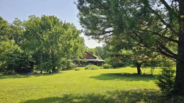 39913 Private Drive 1823, Mountain Grove, MO 65711