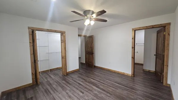 625-723 Hawthorne ST, Houston, MO 65483