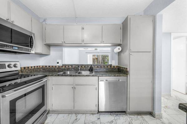 2455 NW 89th DR 206, Coral Springs, FL 33065