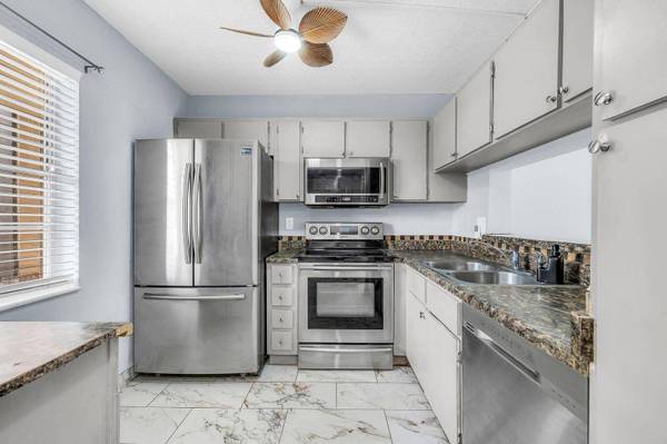 2455 NW 89th DR 206, Coral Springs, FL 33065