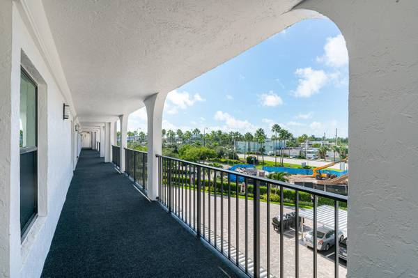 1629 Riverview RD 417, Deerfield Beach, FL 33441