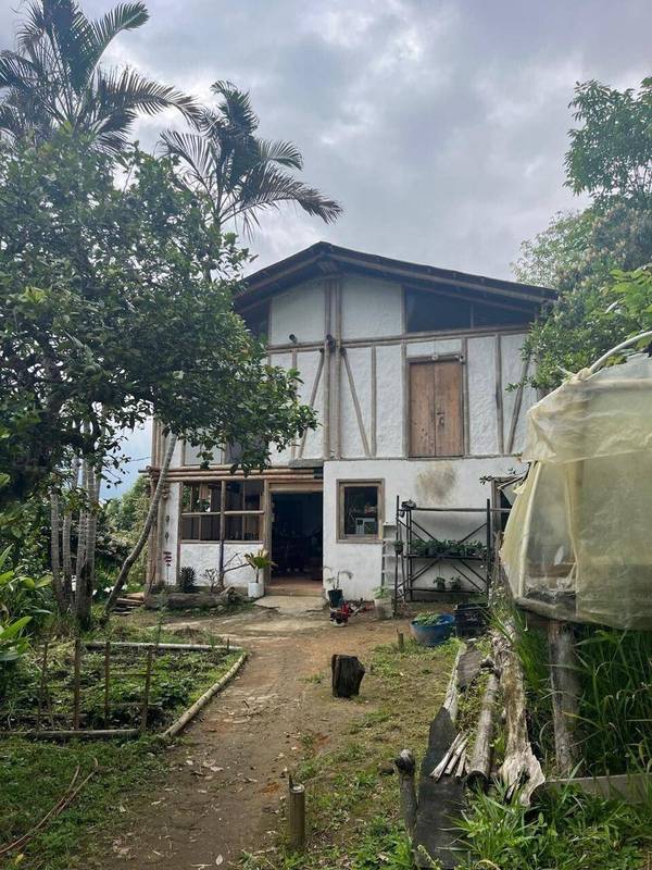 000 Kilometro -0, Out Of Country, 00000