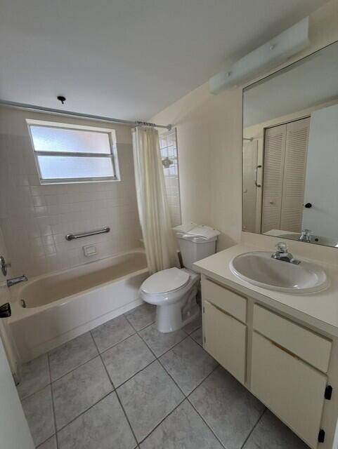 3031 HOLIDAY SPRINGS BLVD #202-7, Margate, FL 33063