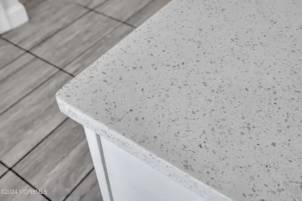 7 Granite Drive, Lakewood, NJ 08701