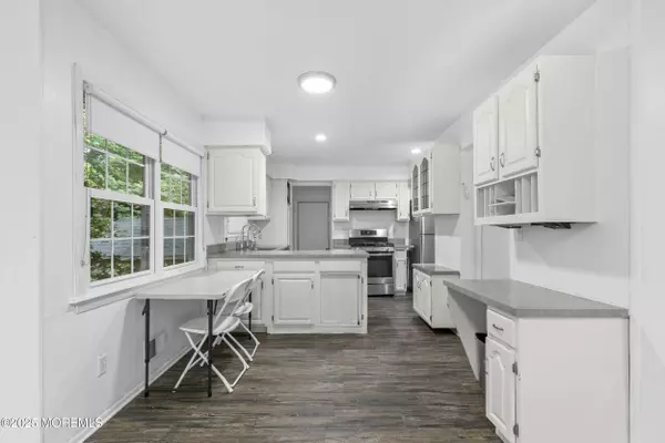 31 Amherst Street, Lakewood, NJ 08701