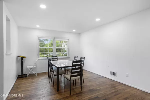 31 Amherst Street, Lakewood, NJ 08701