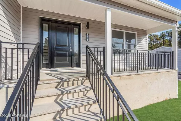 169 Grand Central Parkway, Bayville, NJ 08721