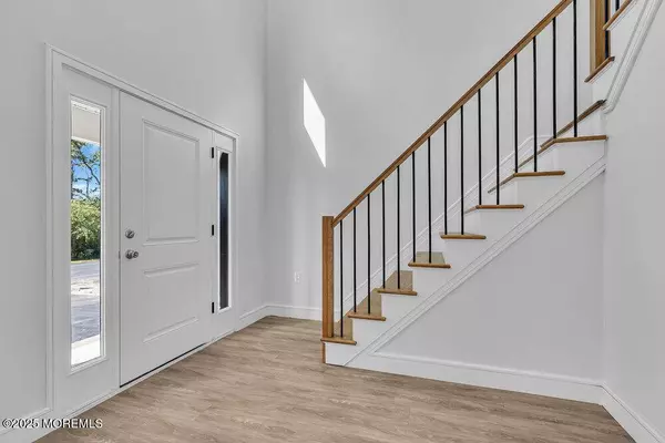 169 Grand Central Parkway, Bayville, NJ 08721